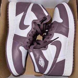 Nike Air Jordan 1 Retro High OG Shoes “Mauve” White GS NEW 4.5 girl or boy